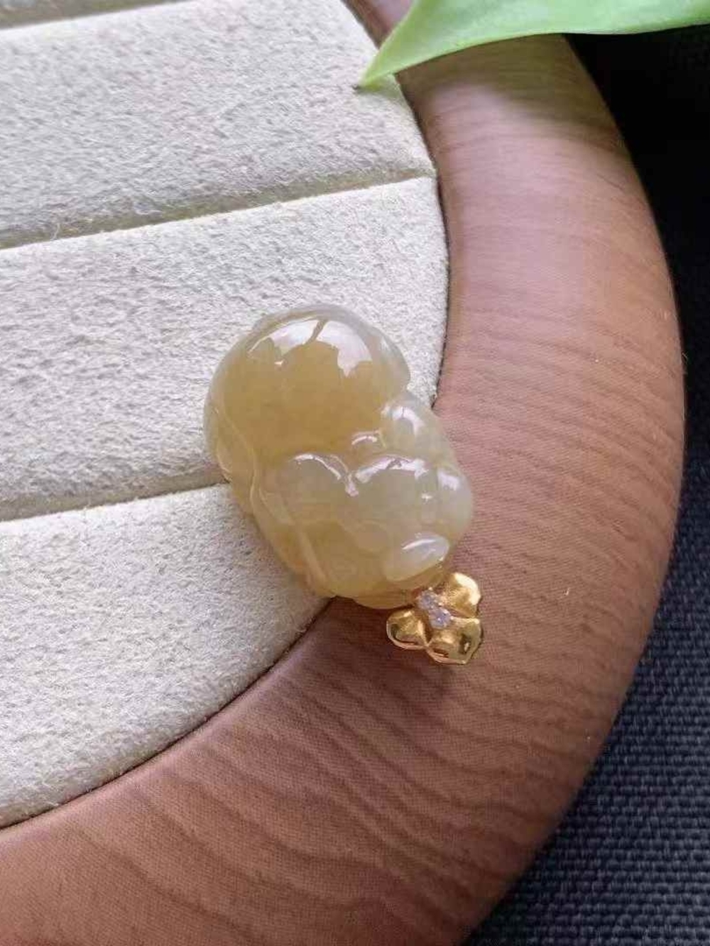 Cerified 18kYellow Jade Cute Mini Pig Pendant with 18K Gold Accent